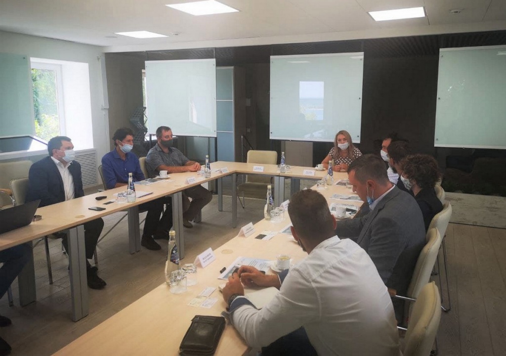 15-07-21-2.jpg 15-07-21-2.jpg